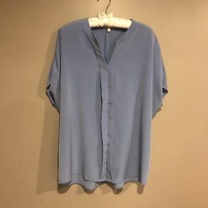 🎀 Talbots hidden button blouse sz L